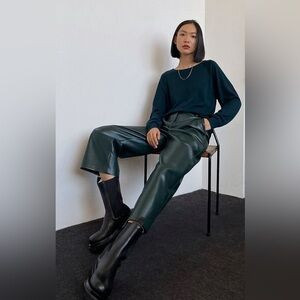 BABATON (ARITZIA) COMMAND CROPPED PANT in Dark Green. Vegan Leather. Size 6